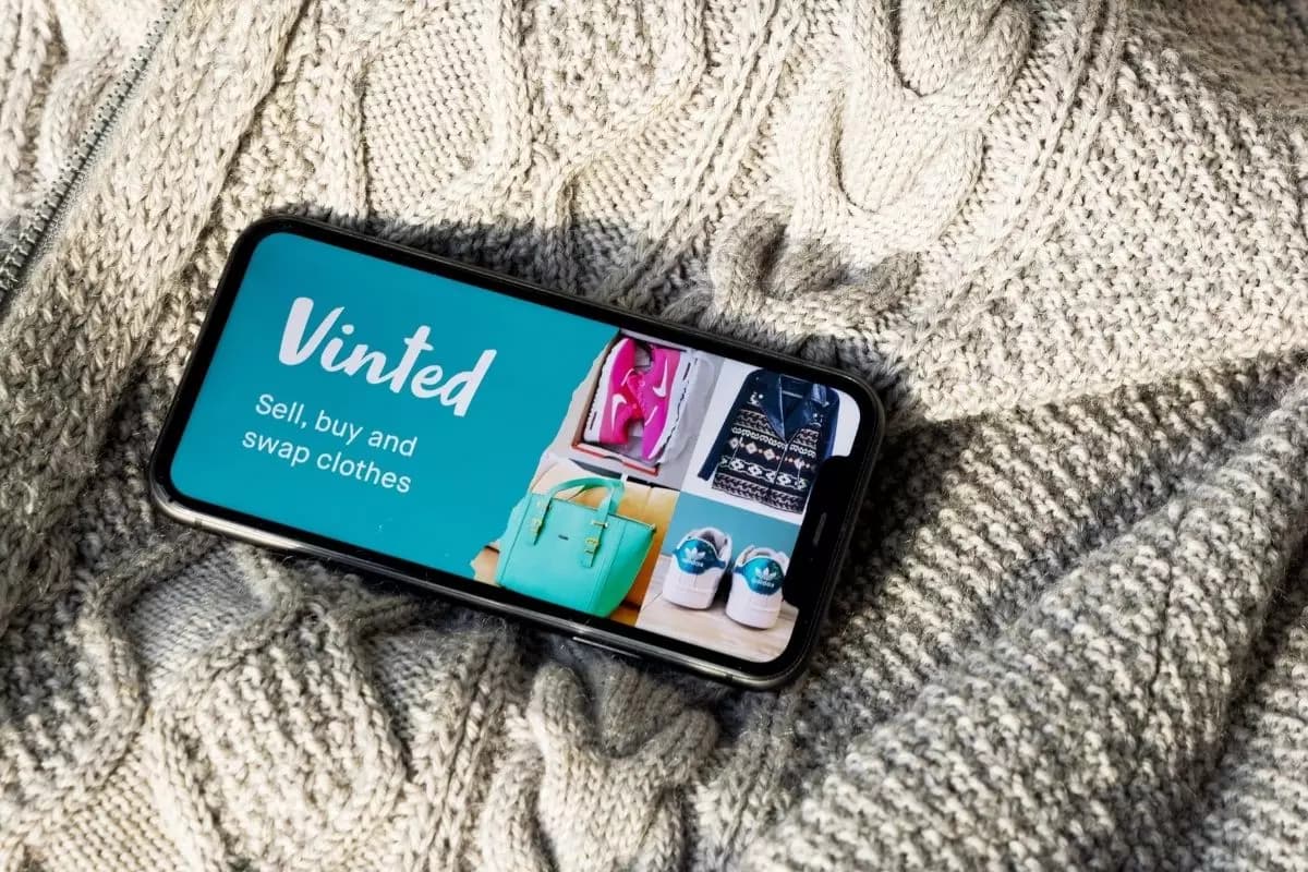 Vinted aplikacja sprzedaż – jak łatwo zarabiać na nieużywanych rzeczach